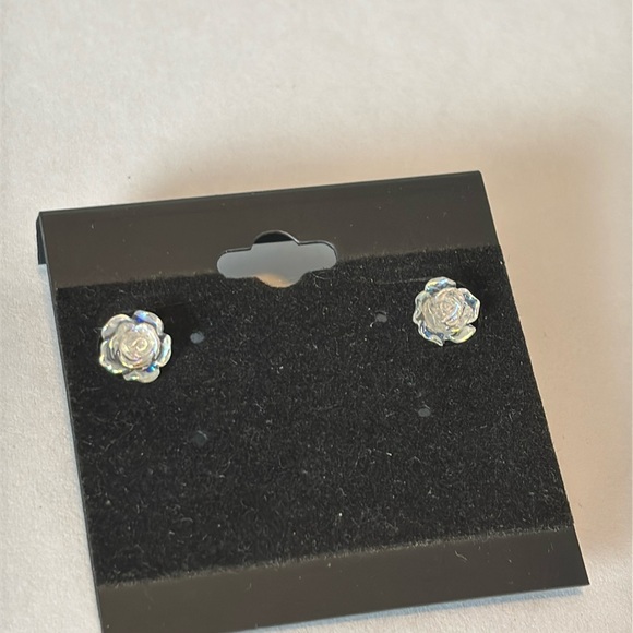 Jewelry - Straight rose earring in a clear color resin with 925 sterling silver